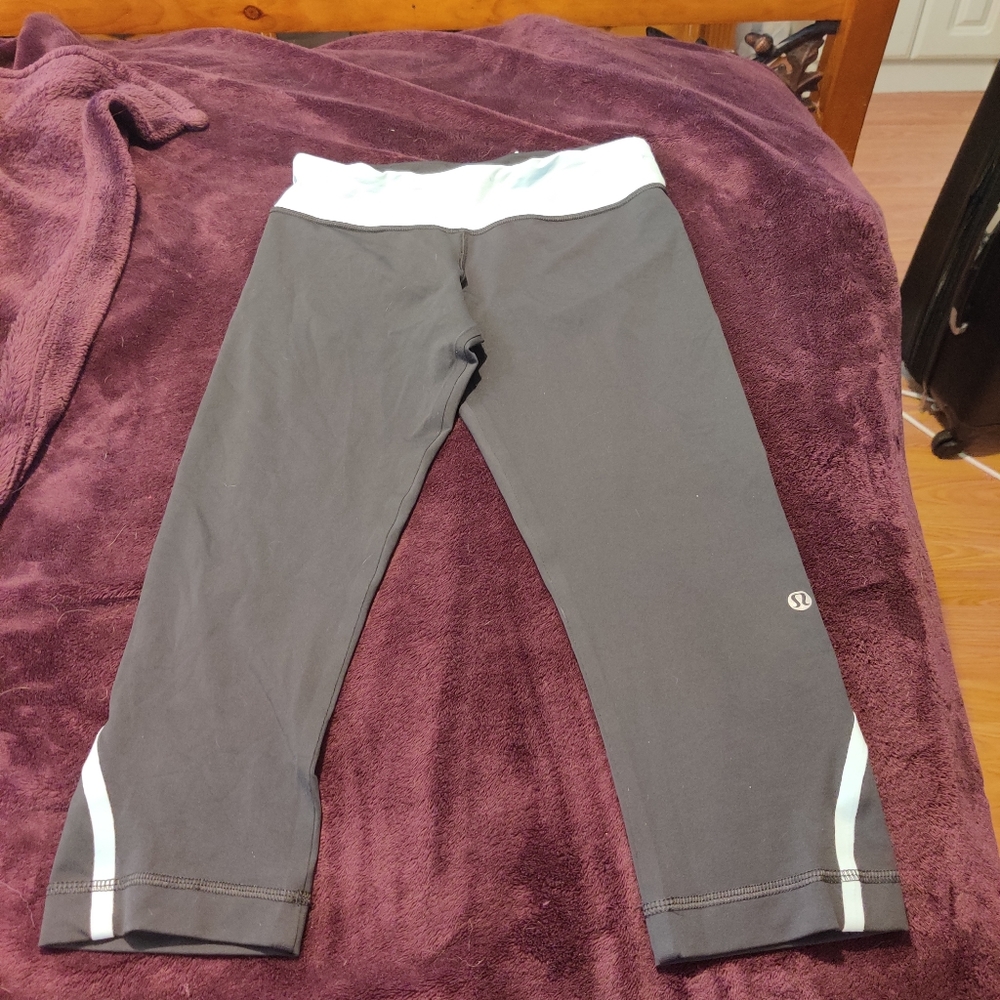 NWOT Lululemon Capri leggings